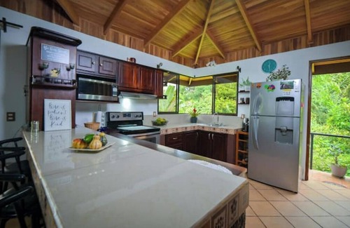 La Tigra House | Casa Bromelia, 30 minutes from La Fortuna