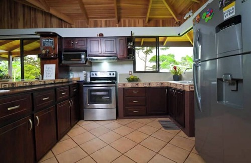 La Tigra House | Casa Bromelia, 30 minutes from La Fortuna