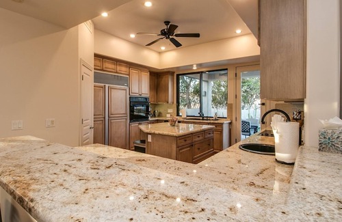 Paradise Valley Village Cottage | Casa Buenaluxurious Retreat w/2 Masters & Views!