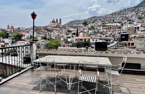 Taxco House | Casa céntrica con garaje