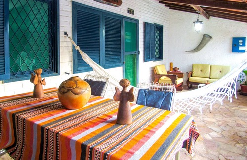 Palmeiras House | Casa c churrasq e lazer perto do mar, Cabo Frio/RJ