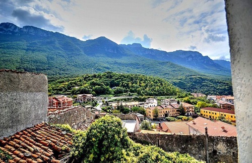 Sicignano degli Alburni House | Casa Candia: A characteristic and welcoming two-story independent house situated in the heart of the Cilento, Vallo di Diano and Alburni National Park.