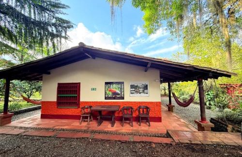 Jardin House | Casa & cabaña campestre equipadas, 13 personas, familias