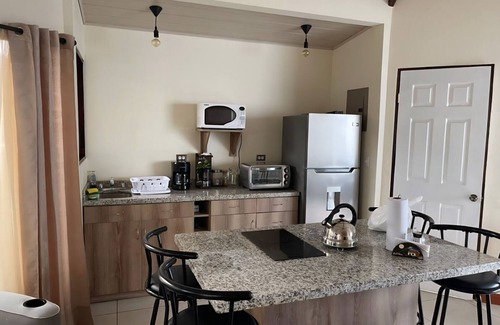 Canton Dota House | Casa café oro, in the heart of Santa Maria de Dota, ideal for couples or families.