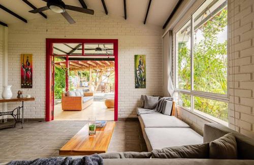 Alegrias House | Casa cafetera en Pereira con Jacuzzi y 5 habitaciones