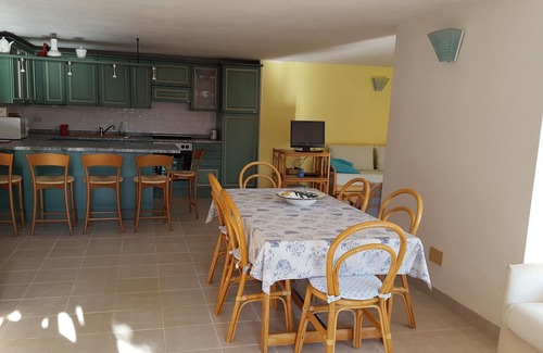 Porto Taverna House | Casa Camelie big gardened apartment 2 min. walk from the beach, internet Wi-Fi