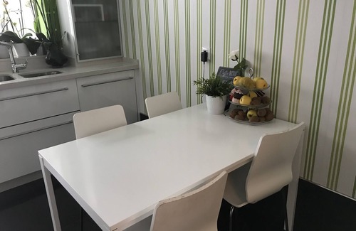 Coia Condo | Casa Castelao- Spacious 3-bedroom apartment with parking