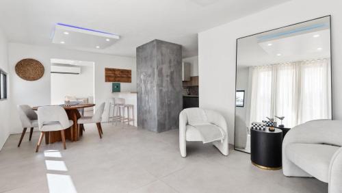 Isabela House | Casa Catalina a Modern Family Retreat in Isabela 3BR Home with Jacuzzi