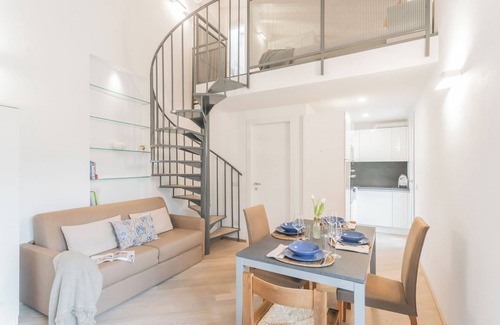 Como Apartment | Casa Chicca in city centre with Parking
