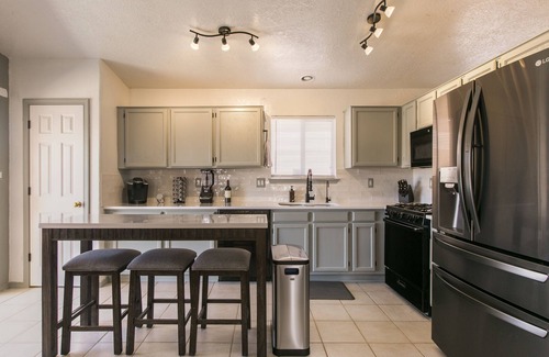 Taylor Ranch House | Casa Chiliwood - Short Walk to Petroglyphs/Taylor Ranch