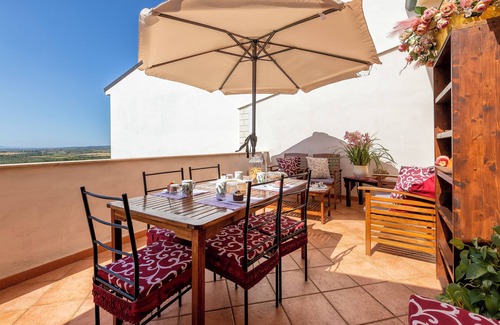 Uri Apartment | Casa Clara Uri in the Nuraghe of Santa Cadrina a short distance from the beaches