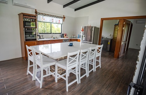 Barrio Pilo Villa | Casa Colibrí Esmeralda