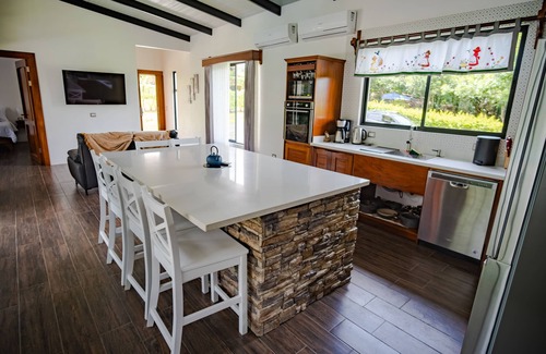 Barrio Pilo Villa | Casa Colibrí Esmeralda