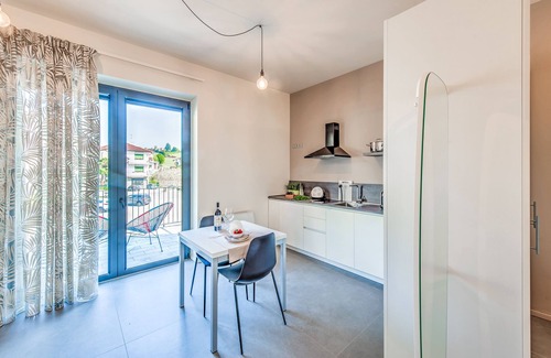 Barolo House | Casa Colbert, Barolo : Entire Palace , 5 Flats