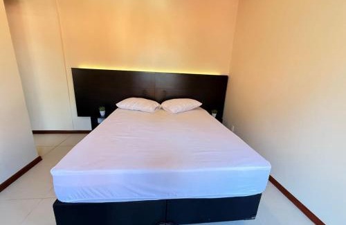 Vale dos Pinheiros House | Casa com 3 suítes em bairro nobre