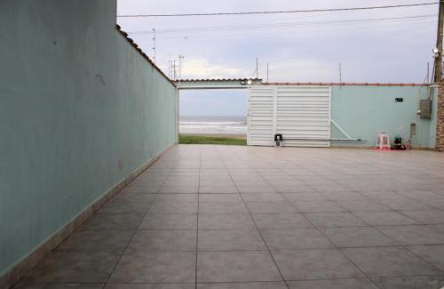 Santa Terezinha House | Casa com piscina à beira-mar