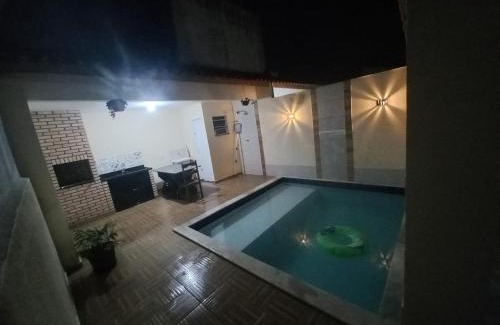 Itanhaem House | Casa com piscina e praia logo ali