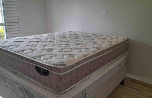 Porangaba House | Casa com piscina no interior em condomínio fechado