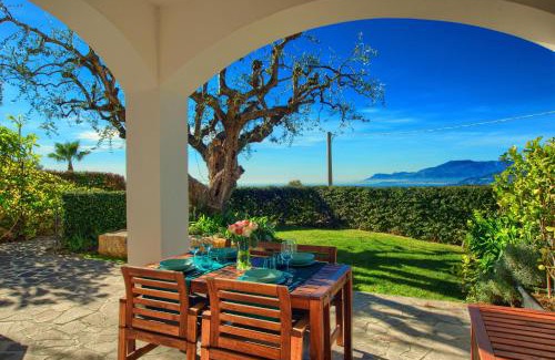 Bordighera House | Casa con 2 camere da letto,piscina jacuzzi AC wifi e bici elettriche