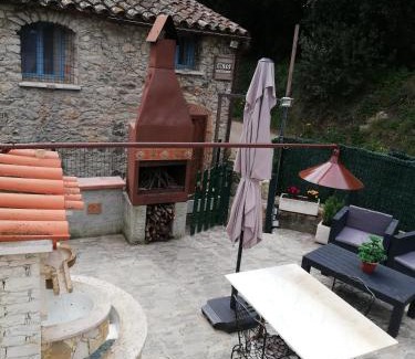 Celra House | casa con encanto en el bosque y a 10 min de Girona