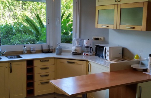 Vilagarcia de Arousa House | Casa con Piscina y Jardín Privado Cerca de la Playa