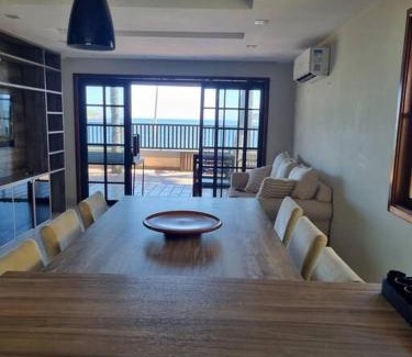 Camboinhas House | Casa Cond Ocean House Camboinhas Pé na Areia 4qts