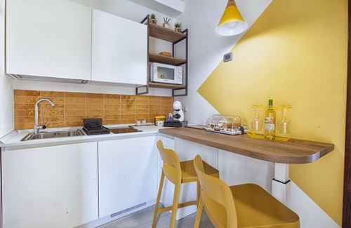Sorrento City Centre Apartment | Casa Cristina: yellow apartment
