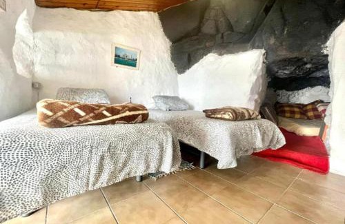 Valverde House | Casa Cueva con Vistas Panorámicas al Mar y BBQ