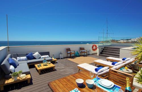 Calicos Villa | Casa da Bandeira -Perfect Location-Beach front- Rooftop Pool by DreamvillasAlbufeira
