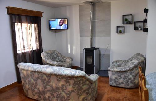 Fornos de Algodres House | CASA DA BARREIRA 121202/AL (Alojamento Local)