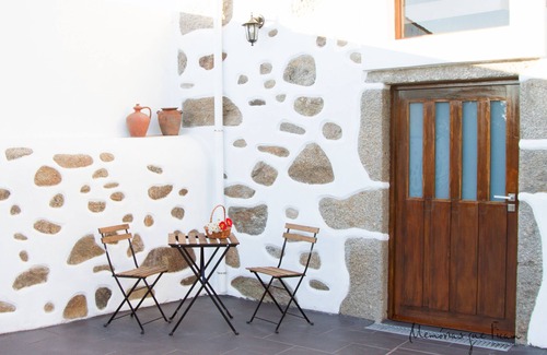Mozelos Cottage | Casa da Eira - Rural house near Porto, with swimming pool and garden.