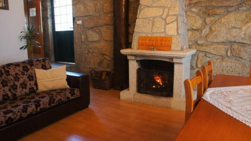 Vilar da Veiga House | Casa da Igreja by Gerês Casas