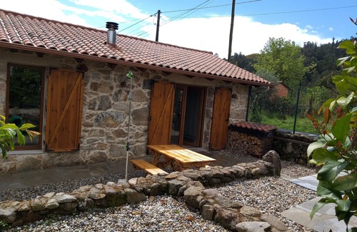 A Caniza Cottage | CASA DA MIRANDA for 2-4 people, children free.