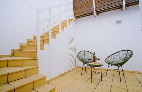 Marmelete House | Casa da Serra - Entire 3 Bedroom House with Pool and Fireplace