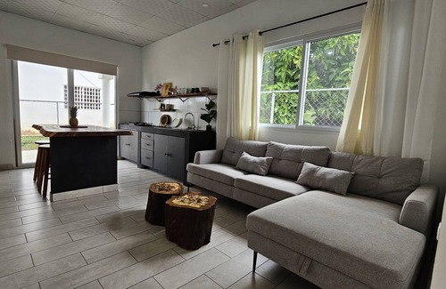 San Juan Bautista House | Casa Dalia, Charming 2-bedroom house in lovely Chitre with AC, WiFi