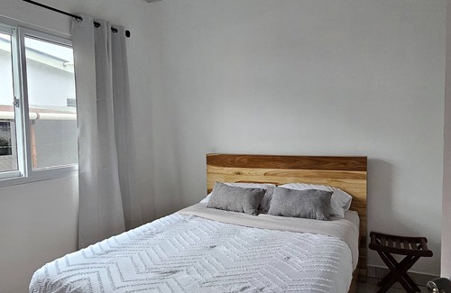 San Juan Bautista House | Casa Dalia, Charming 2-bedroom house in lovely Chitre with AC, WiFi
