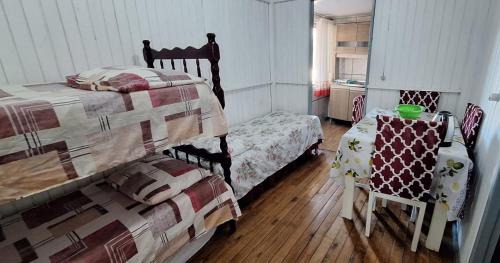 Torres House | CASA de 2 quartos com 2 ares-condicionados em TORRES-RS - Na mais bela praia Gaúcha - Cozinha - Banheiro - TV smart 32 e Wi-Fi - Estacionamento - Anfitriã Superhost no BnB