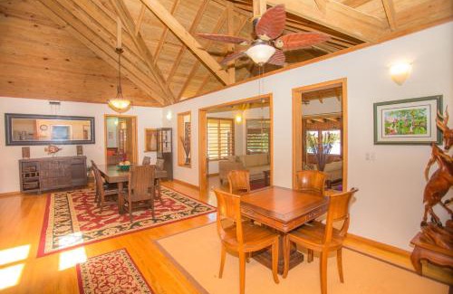 Sandy Bay House | Casa de Admirada Home