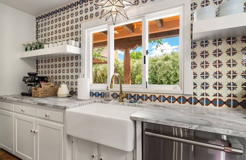 Northeast Santa Fe House | "Casa de Artist" Charming Downtown Adobe Home. Heart of SantaFe Walk to Plaza