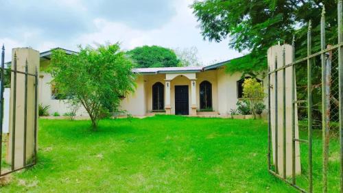Hato Viejo House | Casa de Campo, en David Chiriquí, Cerca de Playa y Montañas