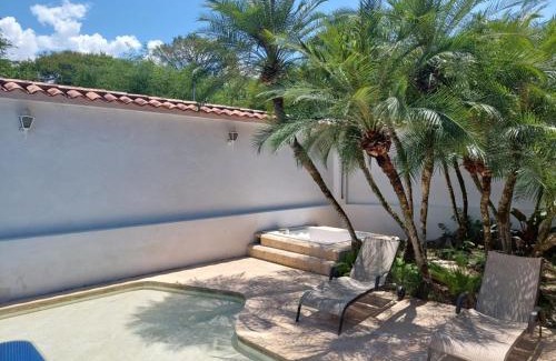 Quebrada Guadalejo House | Casa de descanso con piscina y jacuzzi en Cauca viejo