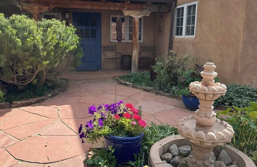 Taos House | Casa De Flores: Charming Restored Adobe on Historic Ledoux