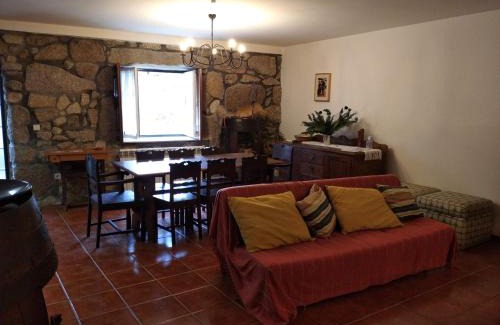 Campo de Gerez House | Casa de Fundevila