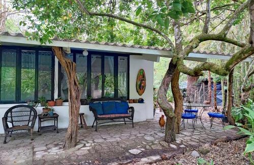 El Valle de Anton House | Casa de Huéspedes Privada, piscina con agua termal