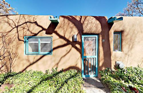 Historic Eastside Apartment | Casa De Lorena
