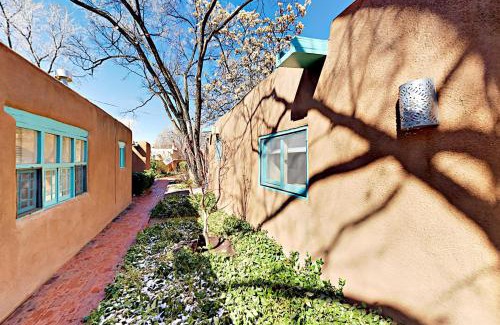 Historic Eastside Apartment | Casa De Lorena