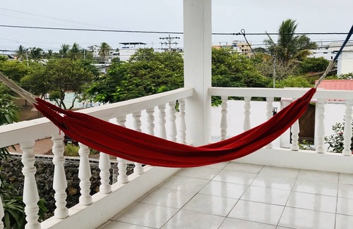 Bahia de la Academia House | Casa de Pablo Guest House - 15 walk to the beach!