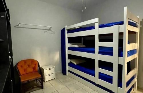 Massaguacu House | Casa de Praia MarAzul, 3 Quadras da PRAIA, 2 Quartos, WIFI, Garagem, condomínio com PISCINA, Churrasqueira e Sala de Jogos SINUCA