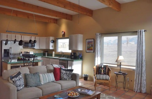 Taos House | Casa de Sierra in Taos