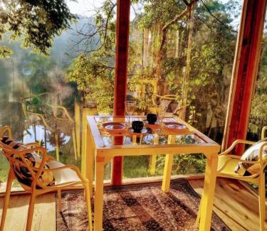 Itatiba Villa | Casa de Vidro 2, há 90km de São Paulo, com Lago, Piscina, Caiaque, Stand UP, Cascata e Escorrega no Lago - Quinta do Vale Itatiba